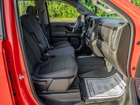 Used 2019 Chevrolet Silverado 1500 Custom w/ Custom Value Package AWD/4WD image 19