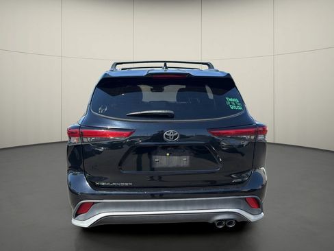 Used 2023 Toyota Highlander XSE FWD image 5