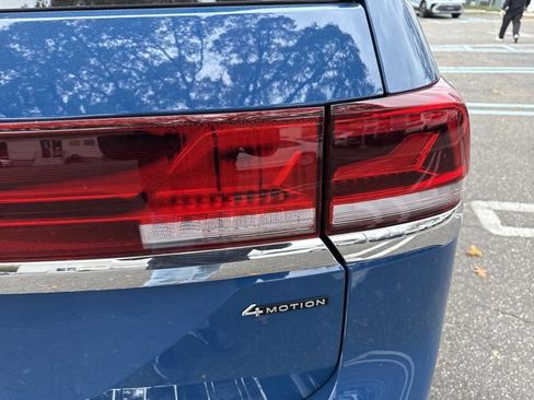 Used 2025 Volkswagen Atlas SE w/ Black Wheel Package image 34