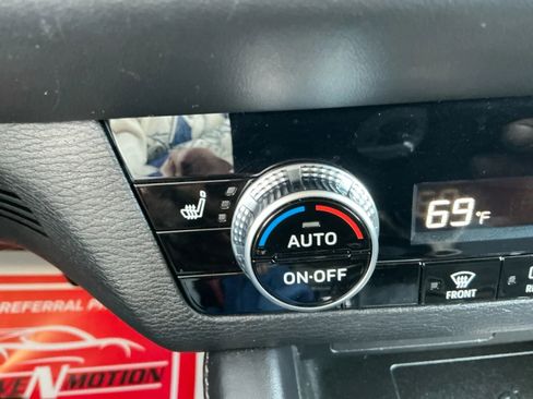 Used 2024 Mitsubishi Outlander SE image 32