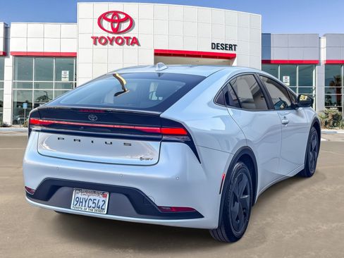 Used 2023 Toyota Prius LE image 7