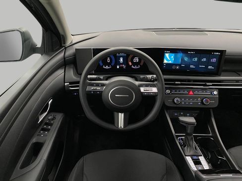 New 2026 Hyundai Tucson SE image 12