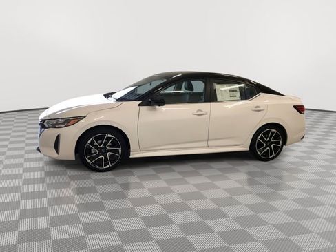 Certified 2025 Nissan Sentra SR w/ SR Premium Package image 6