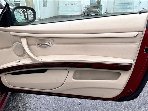 Used 2013 BMW 328i Convertible image 22