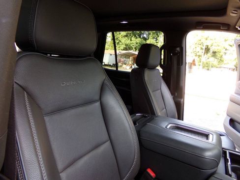 Used 2022 GMC Yukon Denali w/ Denali Premium Package AWD/4WD image 30