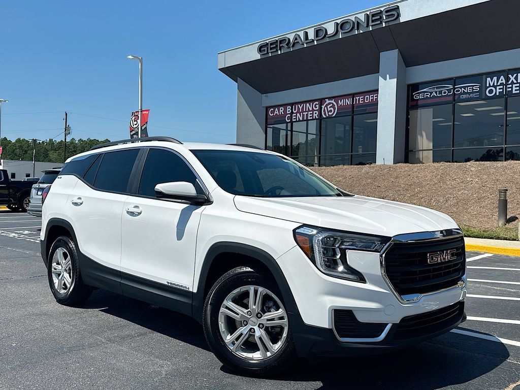 New 2024 GMC Terrain SLE w/ Driver Convenience Package FWD image 2