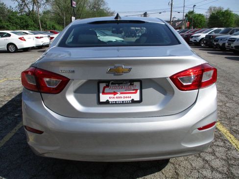 Used 2019 Chevrolet Cruze LS image 17