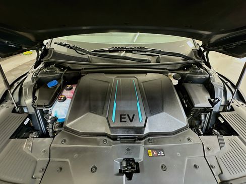 Used 2024 Hyundai Ioniq 5 SE image 34