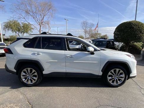 Used 2019 Toyota RAV4 Limited image 2