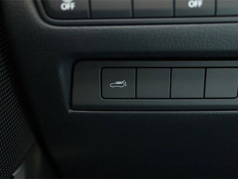 Certified 2025 MAZDA CX-50 AWD 2.5 S w/ Premium Package image 18