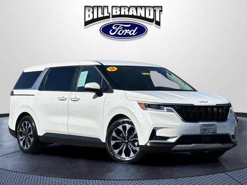 Used 2024 Kia Carnival EX FWD image 1