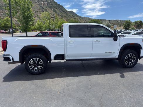 Used 2022 GMC Sierra 2500 AT4 AWD/4WD image 9