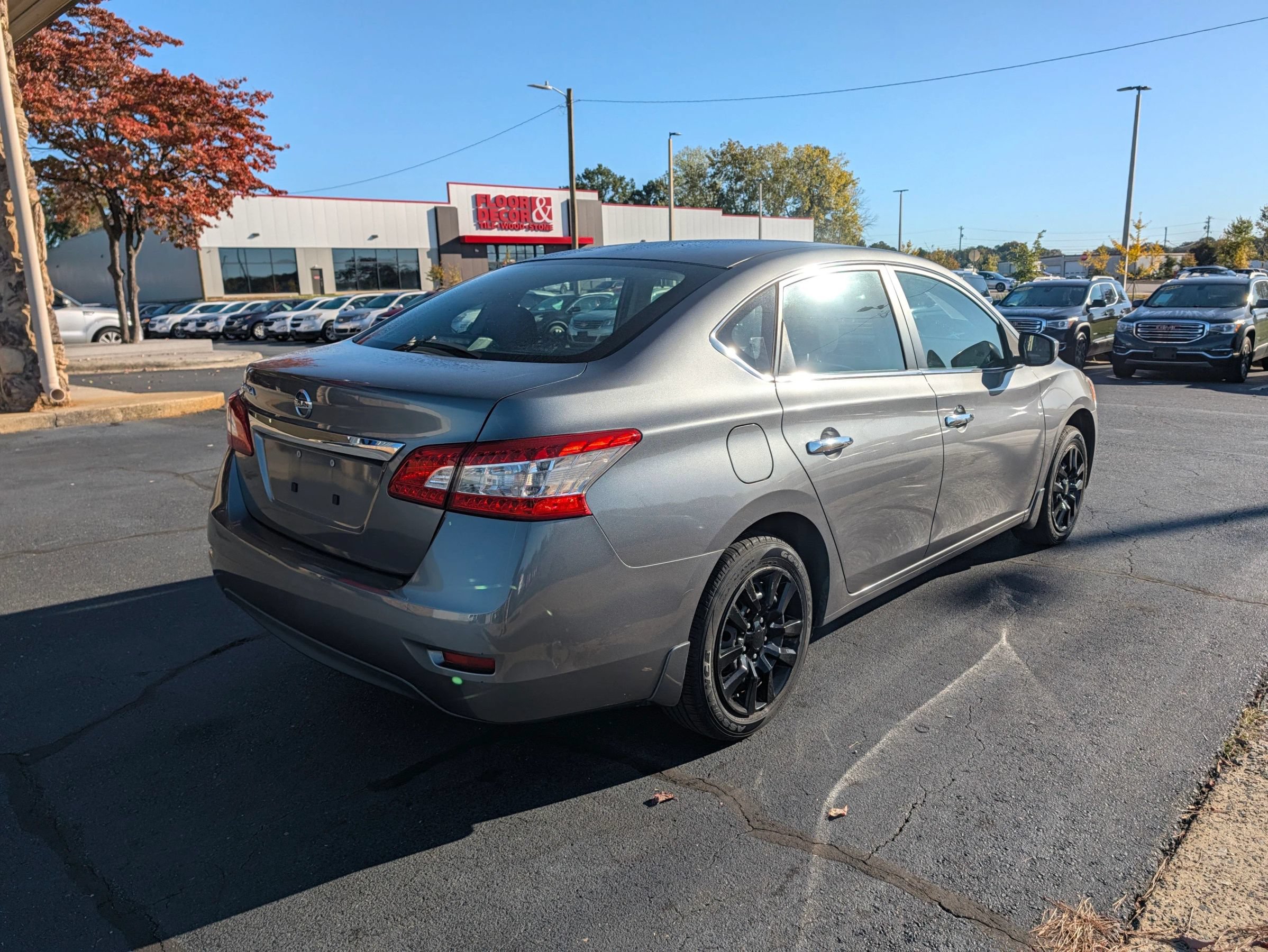 Used 2015 Nissan Sentra S FWD image 7