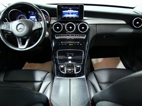 Used 2016 Mercedes-Benz C 300 4MATIC Sedan image 4