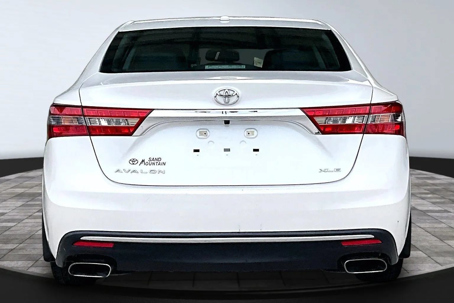 Used 2016 Toyota Avalon XLE Plus FWD image 5