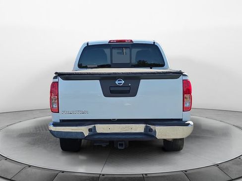 Used 2017 Nissan Frontier SV RWD image 4