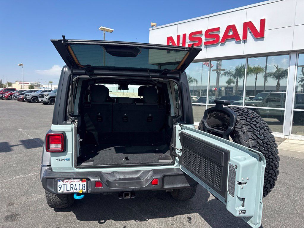 Used 2024 Jeep Wrangler Unlimited AWD/4WD image 13