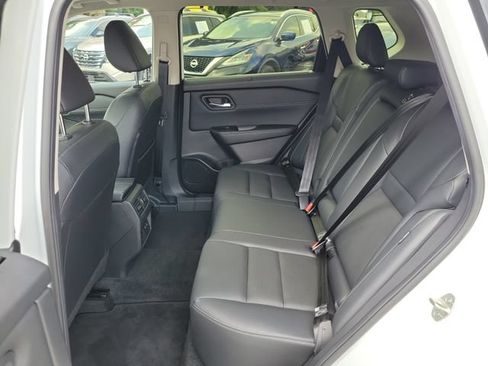 Certified 2025 Nissan Rogue SL w/ SL Premium Package FWD image 14