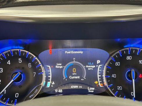 Used 2025 Chrysler Pacifica Limited FWD image 11