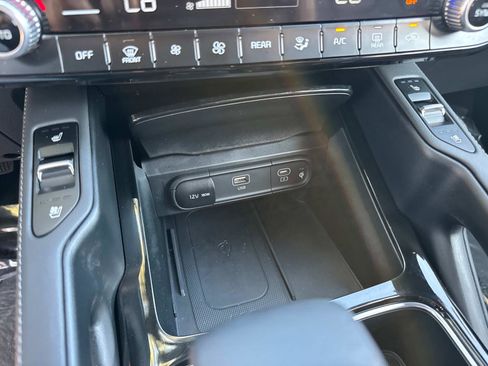 Used 2023 Kia Telluride EX w/ EX Captain's Chair Package image 27