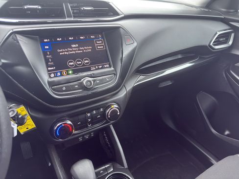 Used 2021 Chevrolet TrailBlazer LS image 20