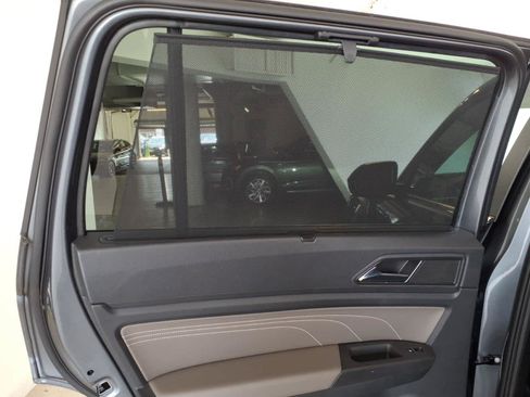 Used 2023 Volkswagen Atlas SE w/ Panoramic Sunroof Package AWD/4WD image 12