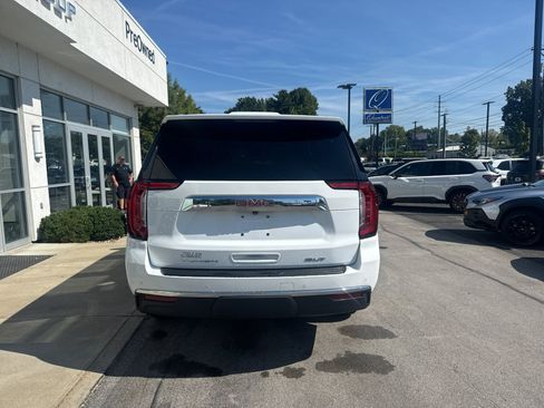 Used 2023 GMC Yukon XL SLT w/ SLT Luxury Package AWD/4WD image 4