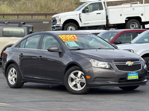 Used 2011 Chevrolet Cruze LT image 2