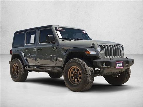 Used 2018 Jeep Wrangler Unlimited Sport S AWD/4WD image 3
