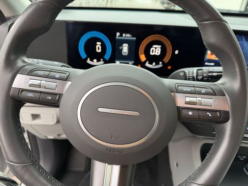 Used 2025 Hyundai Kona SEL image 28