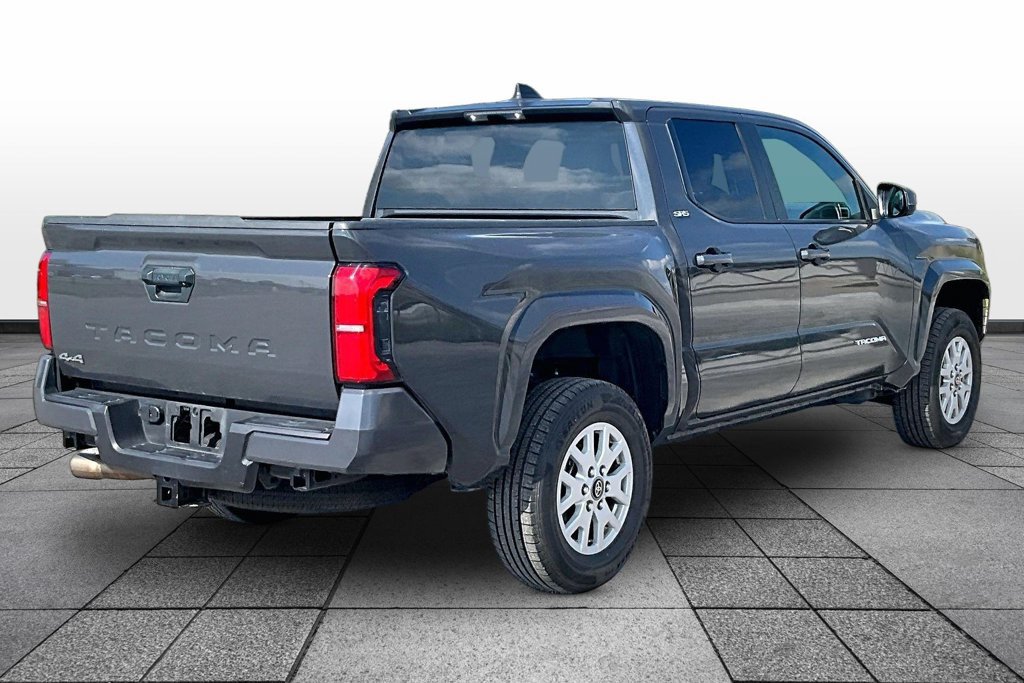 Used 2025 Toyota Tacoma SR5 AWD/4WD image 11