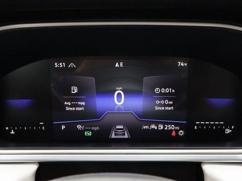 New 2025 Volkswagen Taos SE w/ Panoramic Sunroof Package image 8