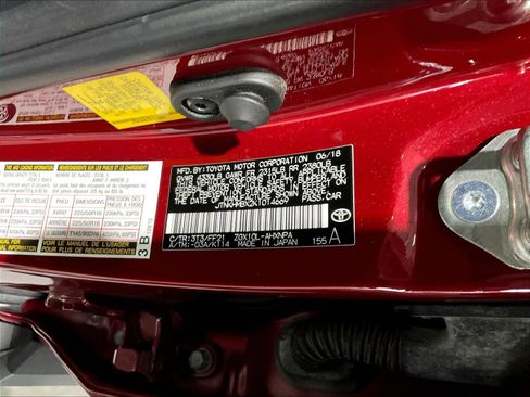 Used 2019 Toyota C-HR XLE FWD image 17