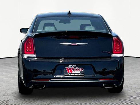 Used 2021 Chrysler 300 S w/ S Model Appearance Package RWD image 5