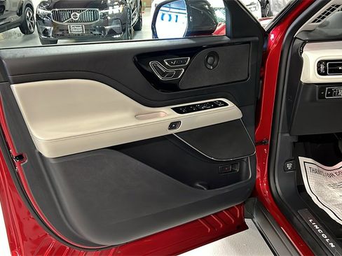 Used 2025 Lincoln Aviator Reserve w/ Illumination Package image 11