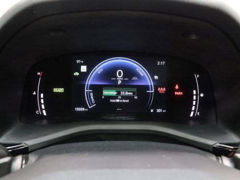 Used 2025 Toyota Camry SE image 39