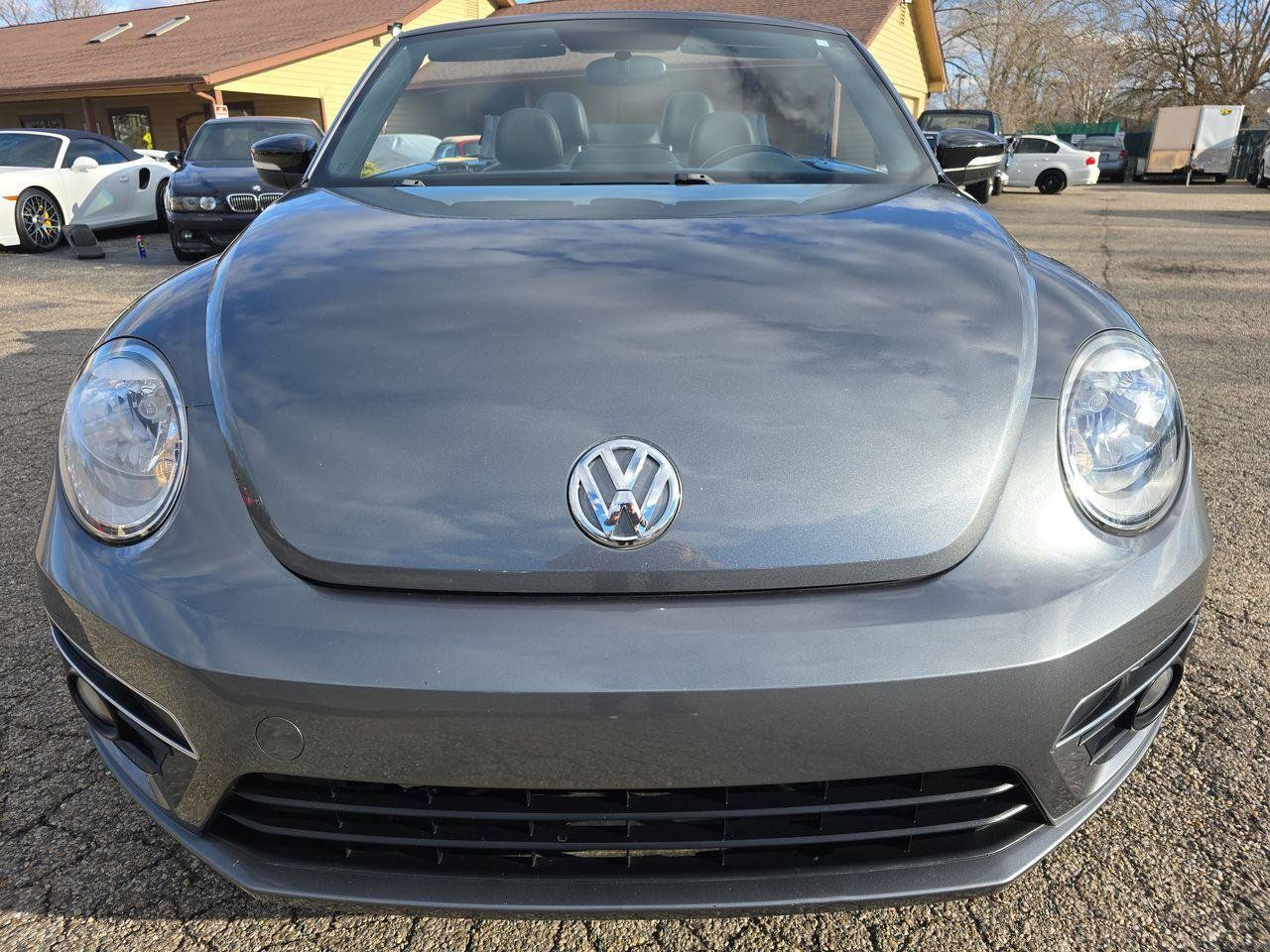 Used 2014 Volkswagen Beetle R-Line FWD image 11