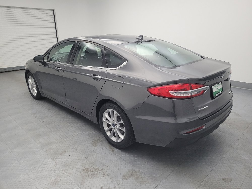 Used 2020 Ford Fusion SE FWD image 3