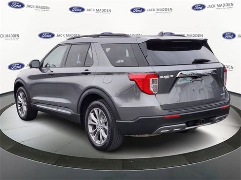 Certified 2022 Ford Explorer XLT w/ Equipment Group 202A image 3