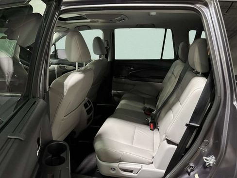 Used 2016 Honda Pilot Touring image 27