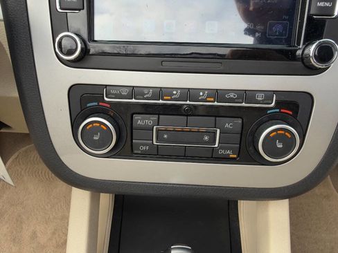 Used 2012 Volkswagen Eos Komfort image 33