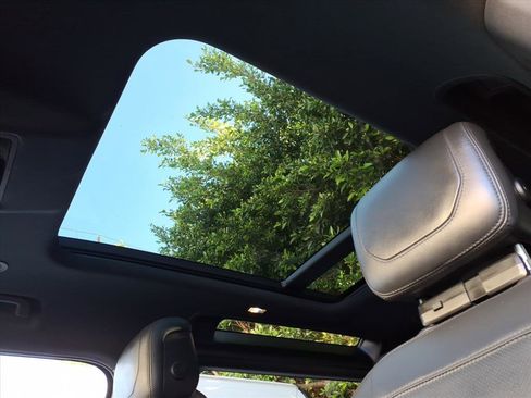 Used 2023 Land Rover Defender 90 X image 25