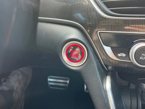 Used 2018 Honda Accord Sport image 27