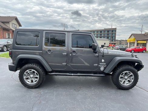 Used 2017 Jeep Wrangler Unlimited Sport w/ Connectivity Group AWD/4WD image 8