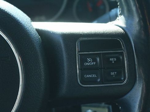 Used 2012 Jeep Wrangler Unlimited Rubicon AWD/4WD image 19