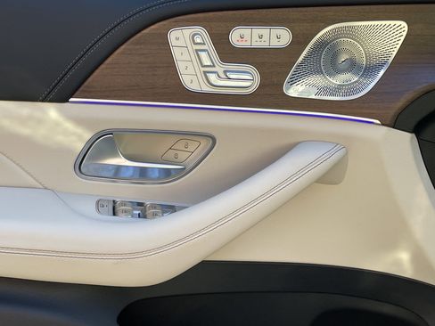 Certified 2025 Mercedes-Benz GLS 580 4MATIC image 20