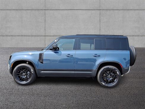 New 2025 Land Rover Defender 110 S image 2