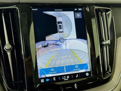 Certified 2025 Volvo XC60 B5 Plus w/ Protection Package Premier image 17