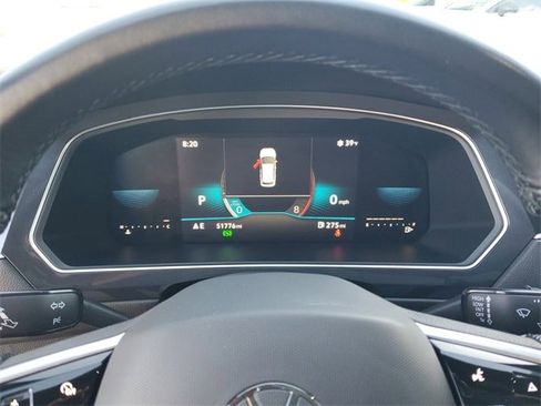 Certified 2022 Volkswagen Tiguan SE R-Line image 24