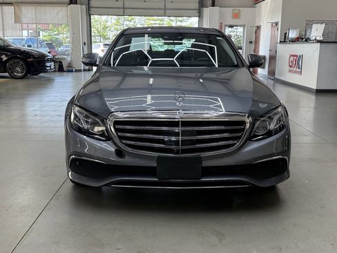 Used 2018 Mercedes-Benz E 300 4MATIC image 6